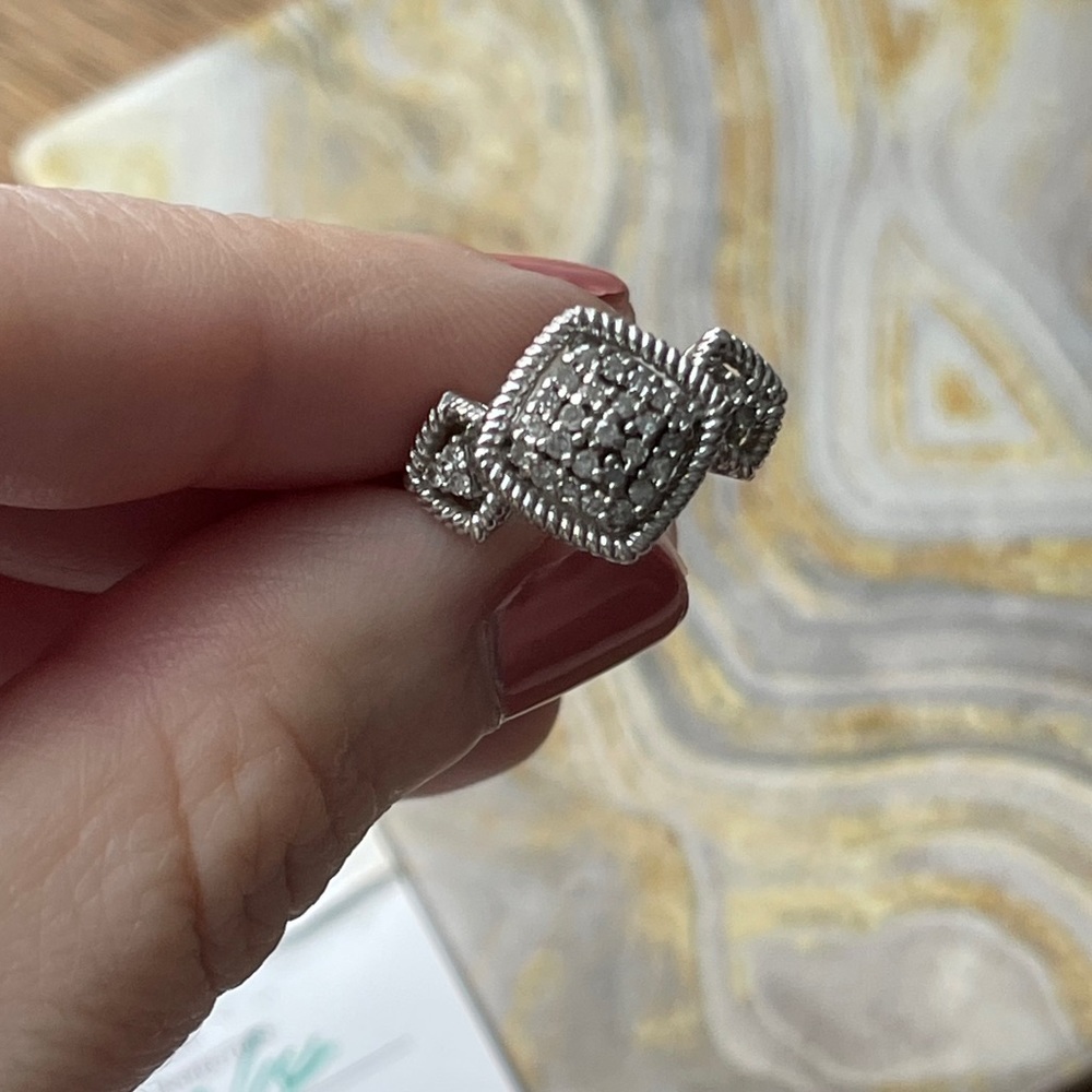 Helzberg cluster diamond ring size 5 1/2